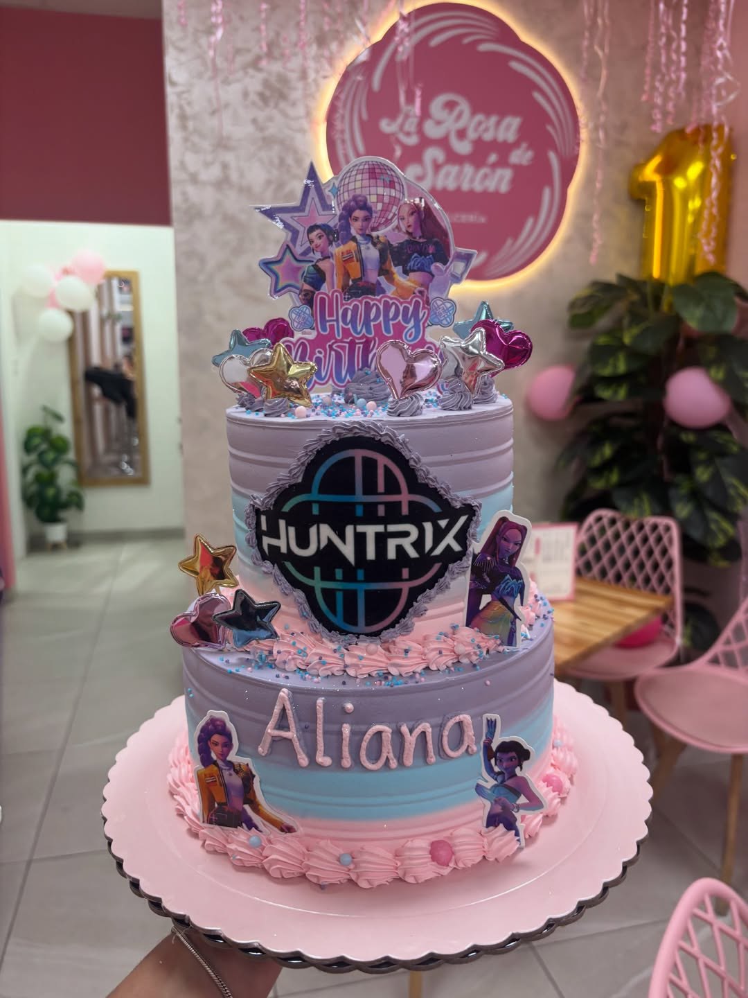 Tarta personalizada Huntrix